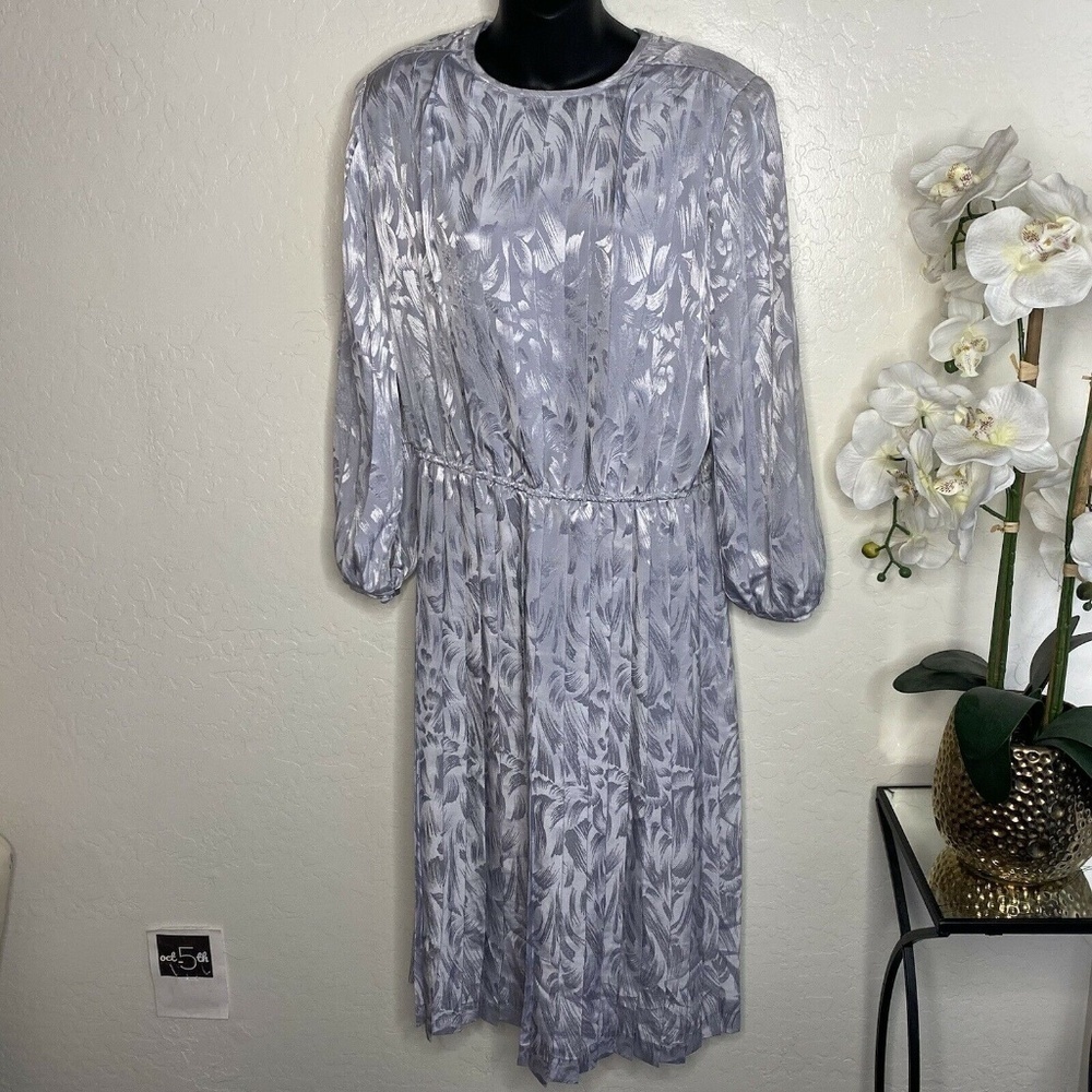 Vintage dress ladies gray silver pleated dress size 6